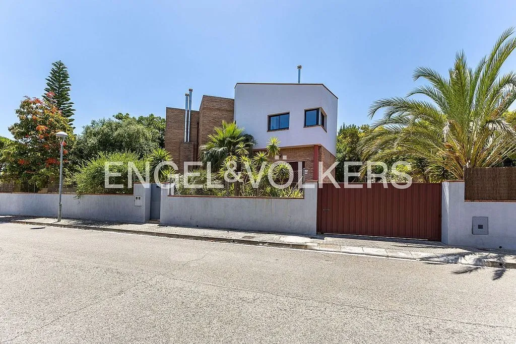 Esterno - Architectural Villa with Terrace in L'Aragai