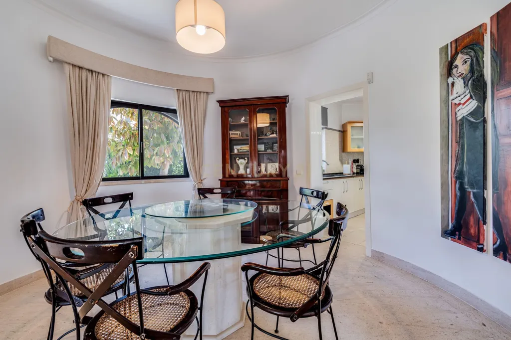 Dining Room - Sea View Villa with Pool in Alvor