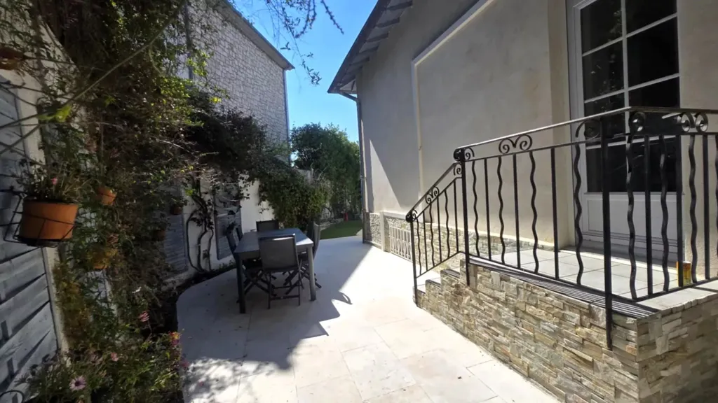 Terrass - 1930s Villa with Garden in Nice