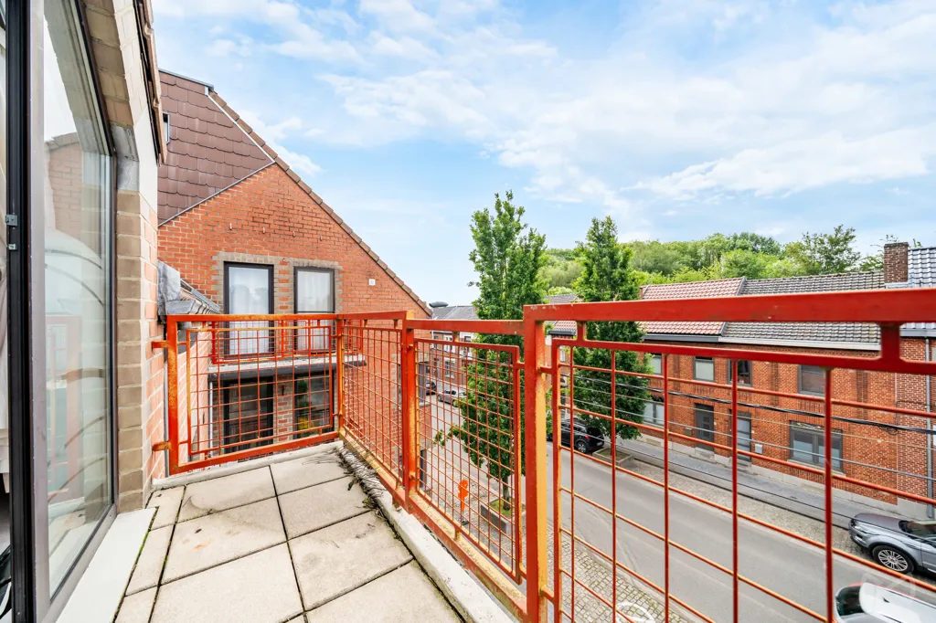 Rõdu - Duplex with Balcony in Ecaussinnes Village