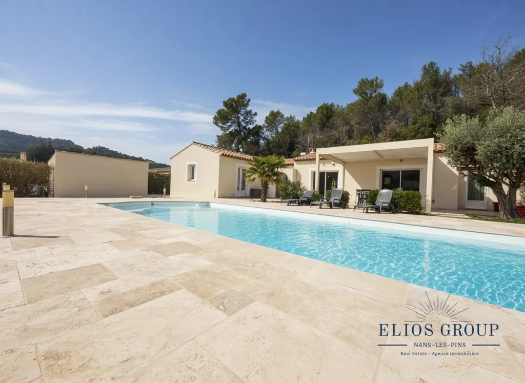 Piscina - Villa with Panoramic View in Nans-les-Pins
