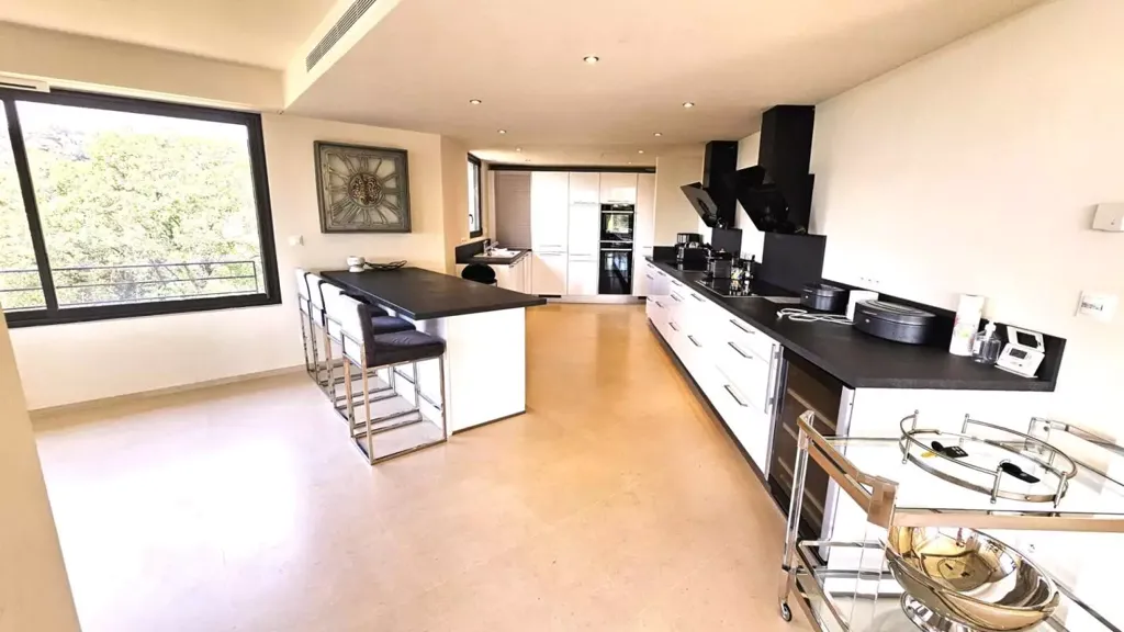Kitchen - Prestigious Property with Sea View in Grimaud