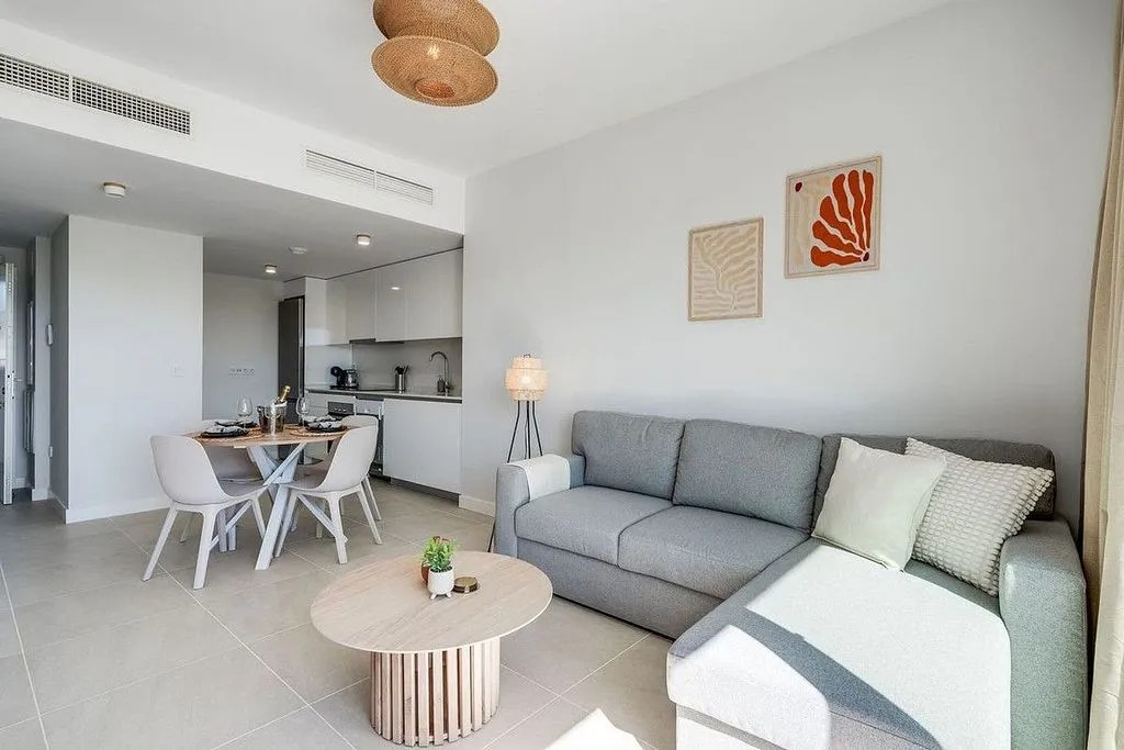 Elutuba - Penthouse with Pool in Estepona Centre