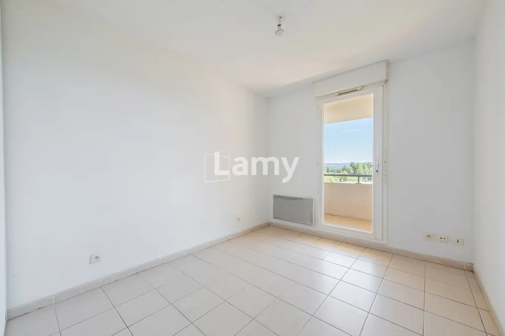 Pièces - Appartement de Type 4 avec Terrasse à Aix-en-Provence