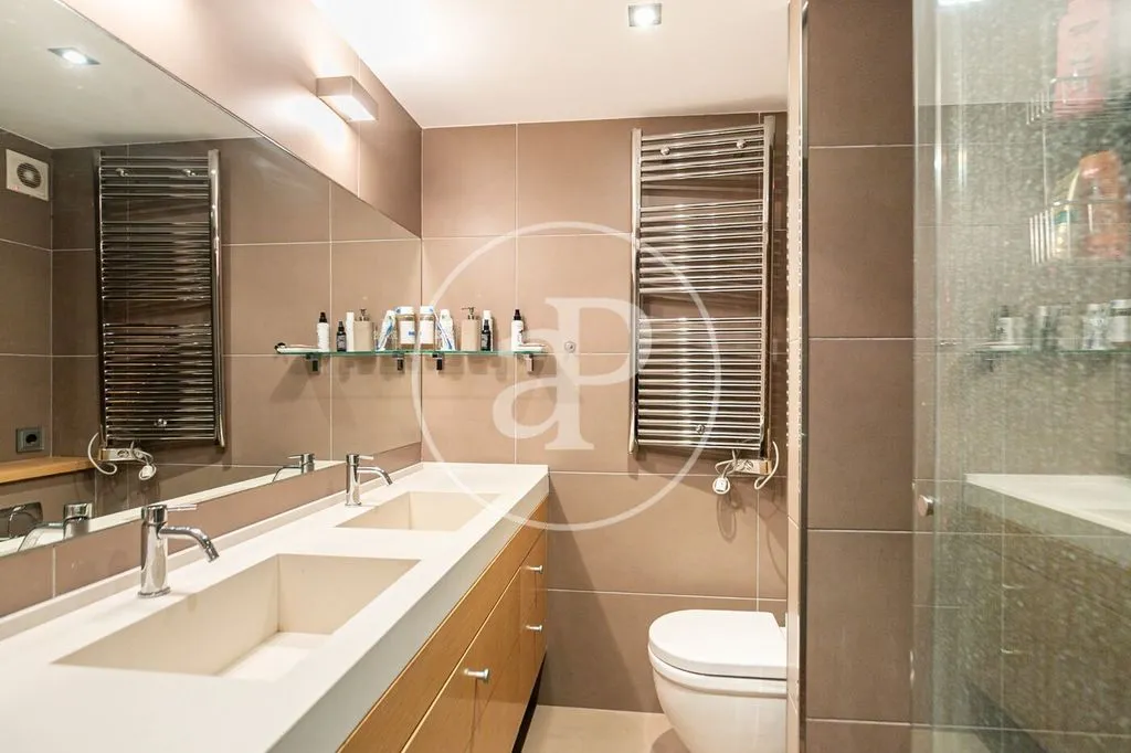 Salles de bain - Luxury Flat with Terrace in Tres Torres, Barcelona