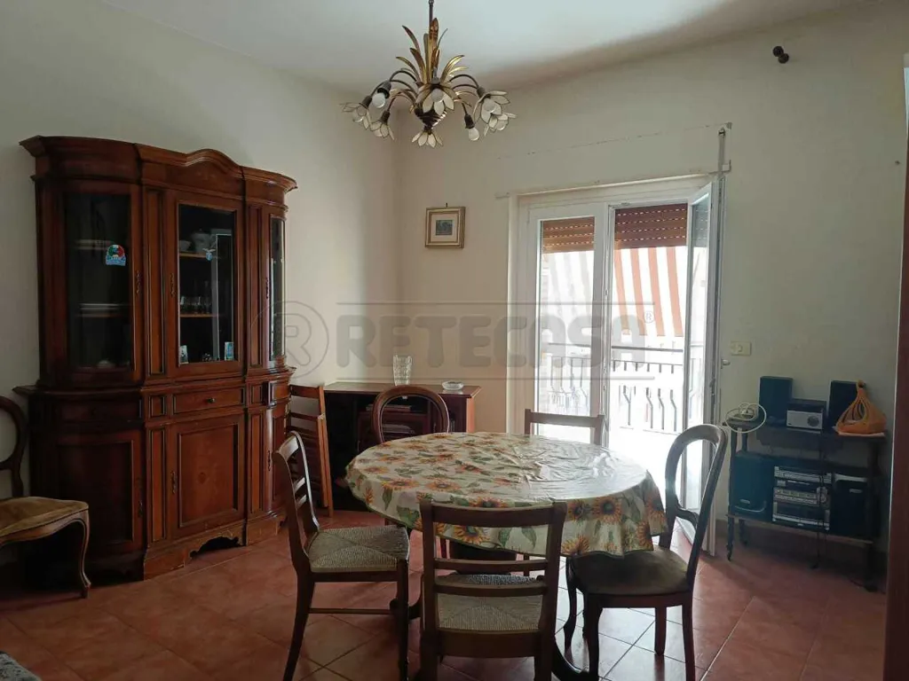 Salle à manger - Rear-Facing Apartment with Terrace in Ladispoli