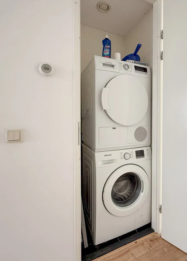 Buanderie - Light 3-Bedroom Apartment in Central Amsterdam