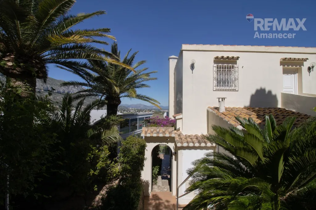 Välivaade - Dual Villa with Pools in Las Rotas, Dénia