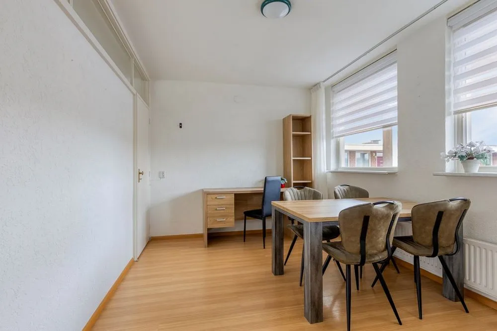 Sala da pranzo - 3-Bedroom Flat with South Balcony in Gorinchem