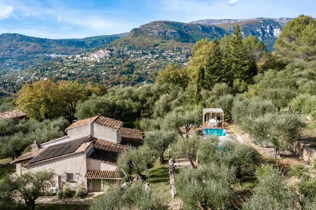 Õhuvaade - Charming Property with Olive Grove in Provence