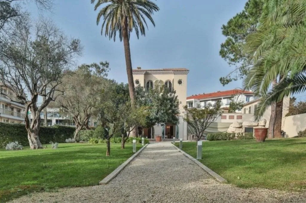 Aed - Provencal Villa with Heated Pool in Antibes