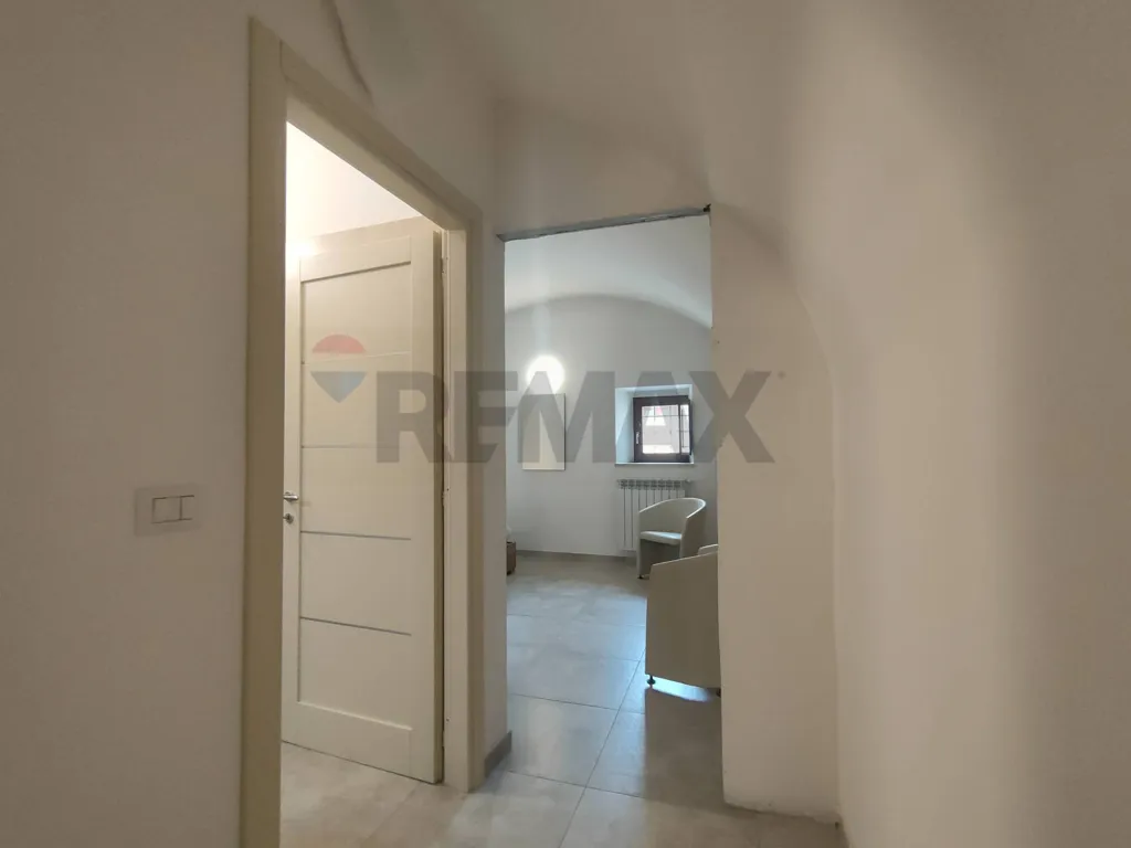 Esik - Semi-Independent Apartment with Terrace in L'Aquila