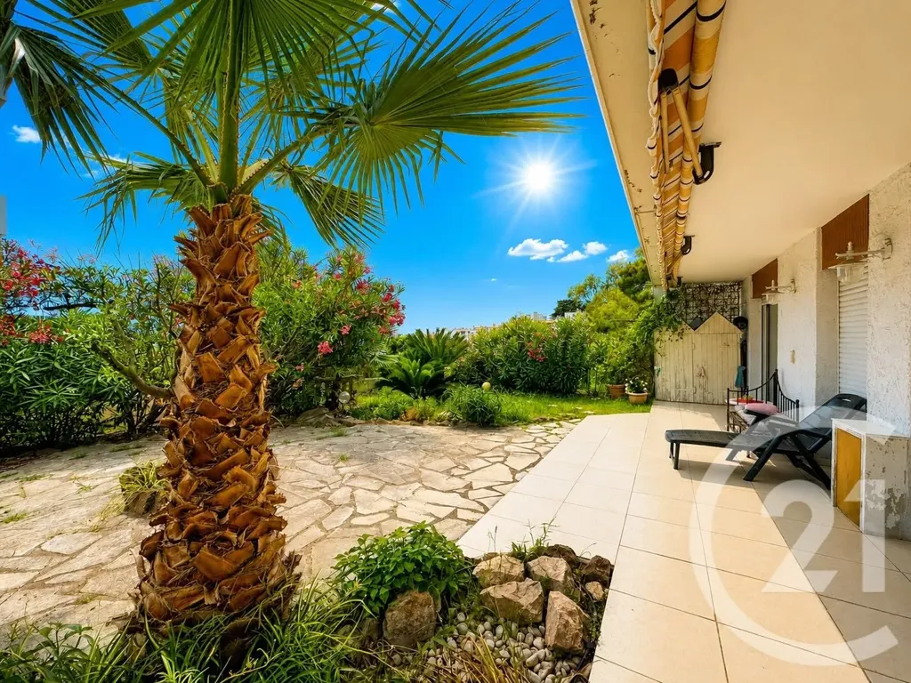 Terrass - 3-Room Apartment with Garden in Cannes