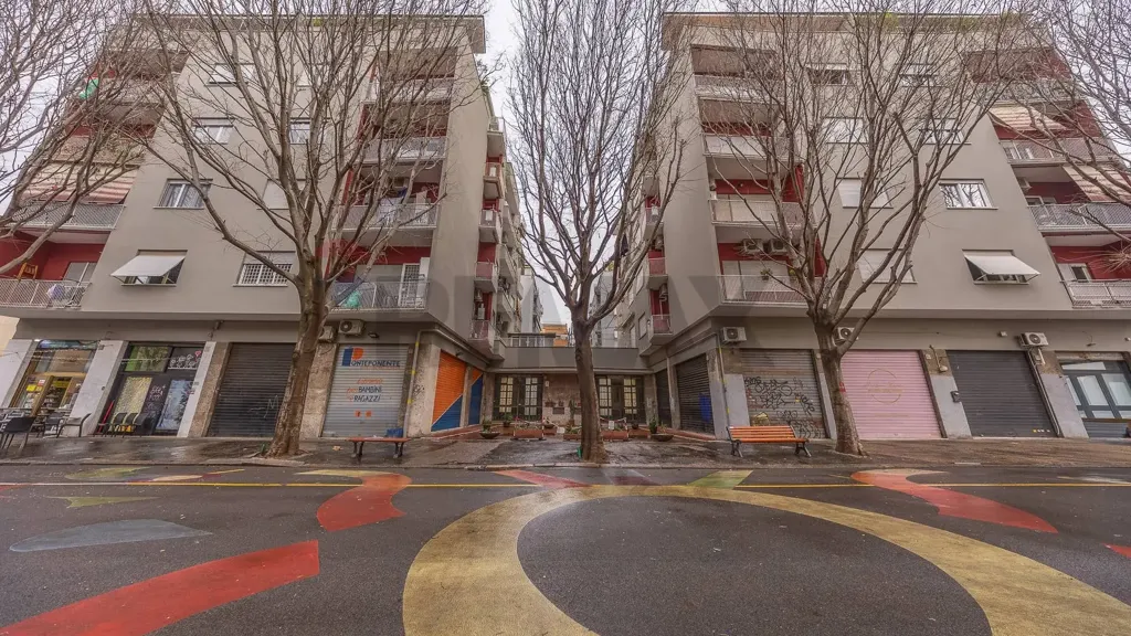 Välivaade - Ristruttured Flat with Ascender in Appio Latino, Rome