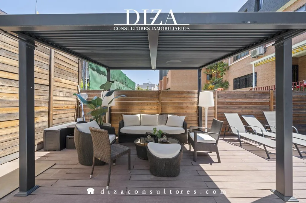Terrass - Villa with Pool and Gym in Madrid