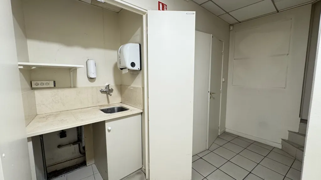 Buanderie - Immeuble avec Surface Commerciale à Saint-Étienne