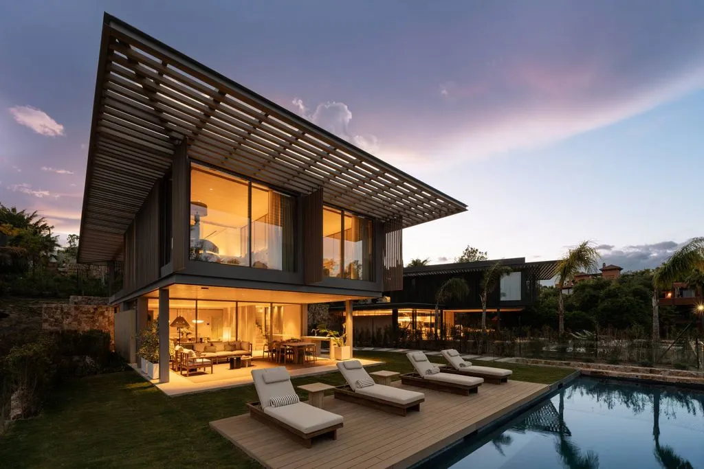 Bassein - Contemporary Villa with Pool in Marbella