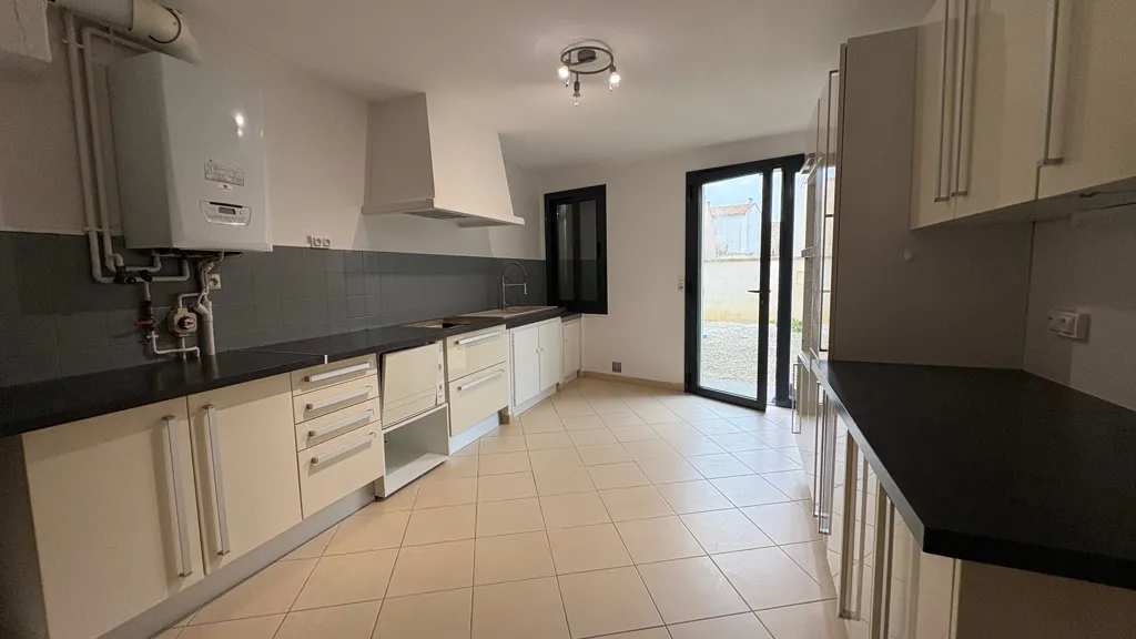 Cucina - House with Parking in Arçais