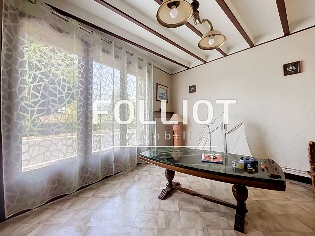 Soggiorno - House with Terrace in Gavray Sur Sienne