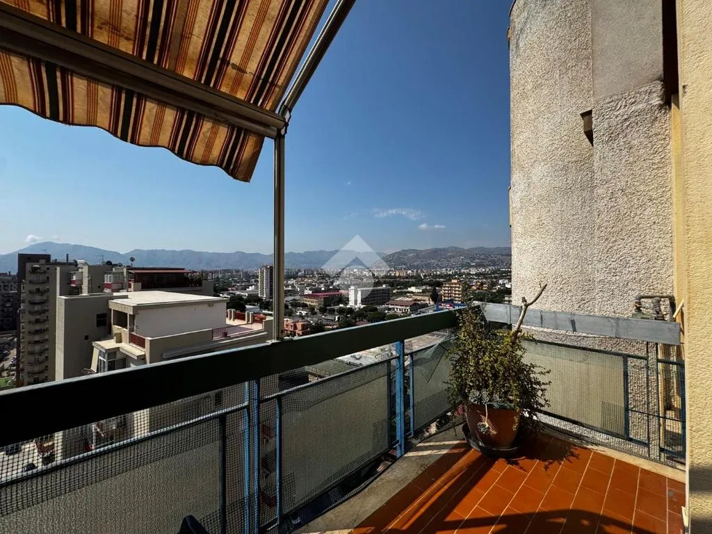 Balcony - Panoramic 3-Bedroom Apartment in Palermo