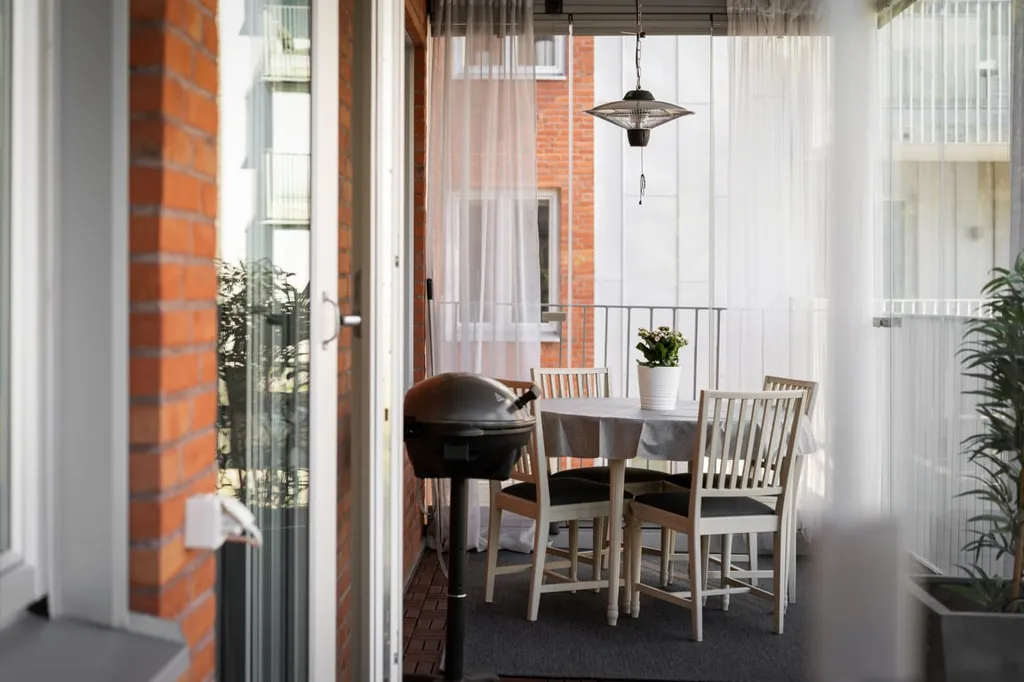 Terrass - Three-Room Apartment with Two Balconies in Hovås