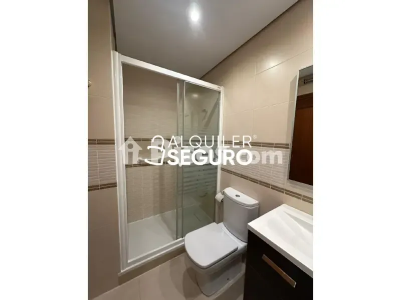 Vannitoad - Fully Renovated Flat with Balcony in Moratalaz