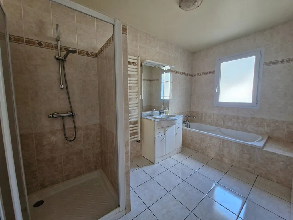 Vannitoad - Bright Bungalow with Garden in Les Achards