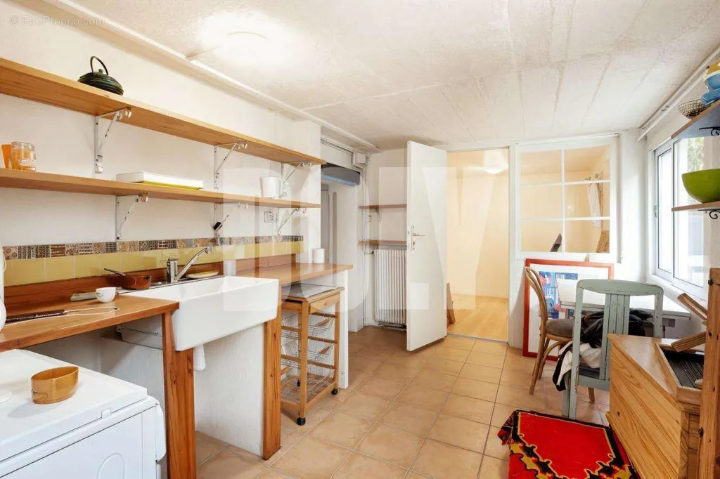 Cuisine - Maison de Ville 7 Pièces avec Jardin au Calme à Saint-Denis