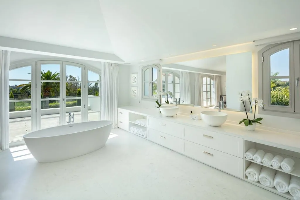 Vannitoad - Luxury Villa with Golf Course View in Marbella