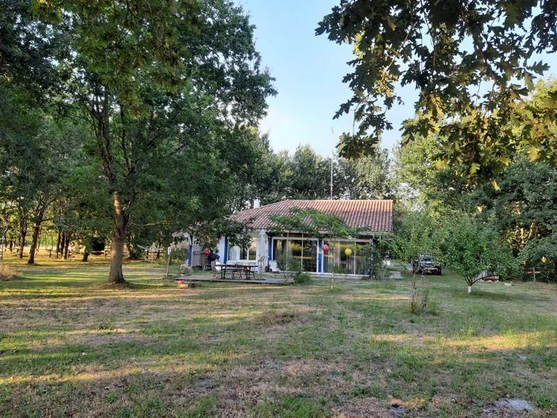 Giardino - Traditional House with Garden in Rural Setting