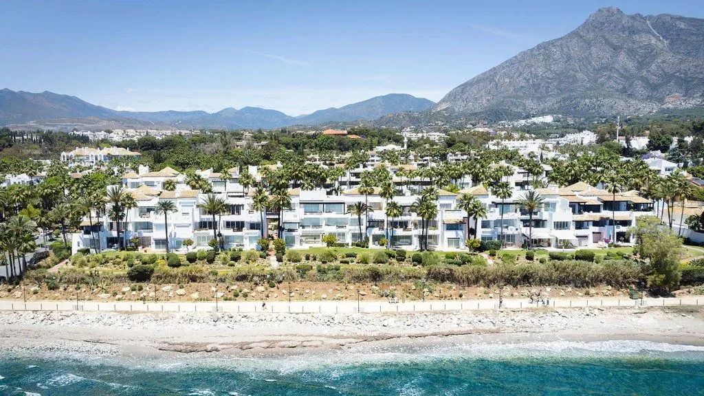 Vue aérienne - Luxury Beachfront Apartment in Puente Romano, Marbella