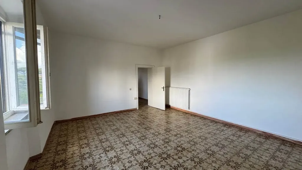 Pièces - Quadrilocale with Private Parking in Rosignano Marittimo