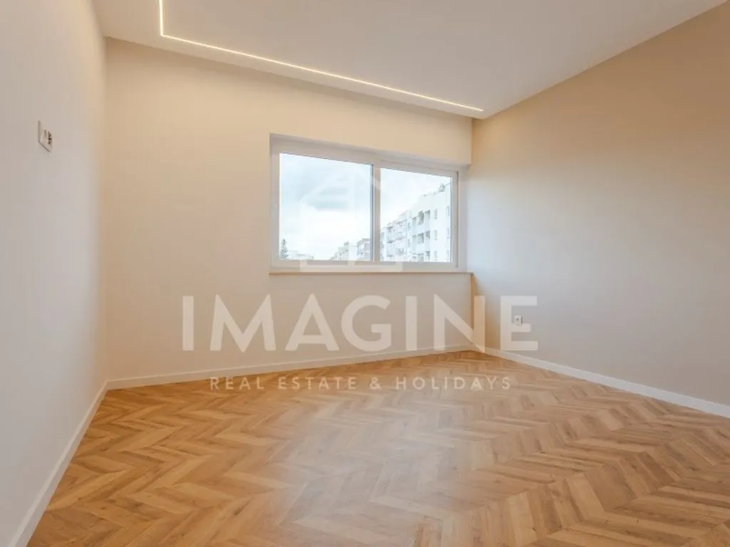 Pièces - Luxury Apartment with Central Location in Setúbal