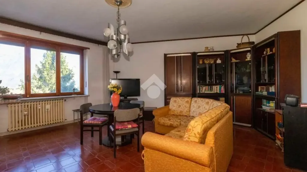 Soggiorno - Spacious Apartment with Balcony in Rosta