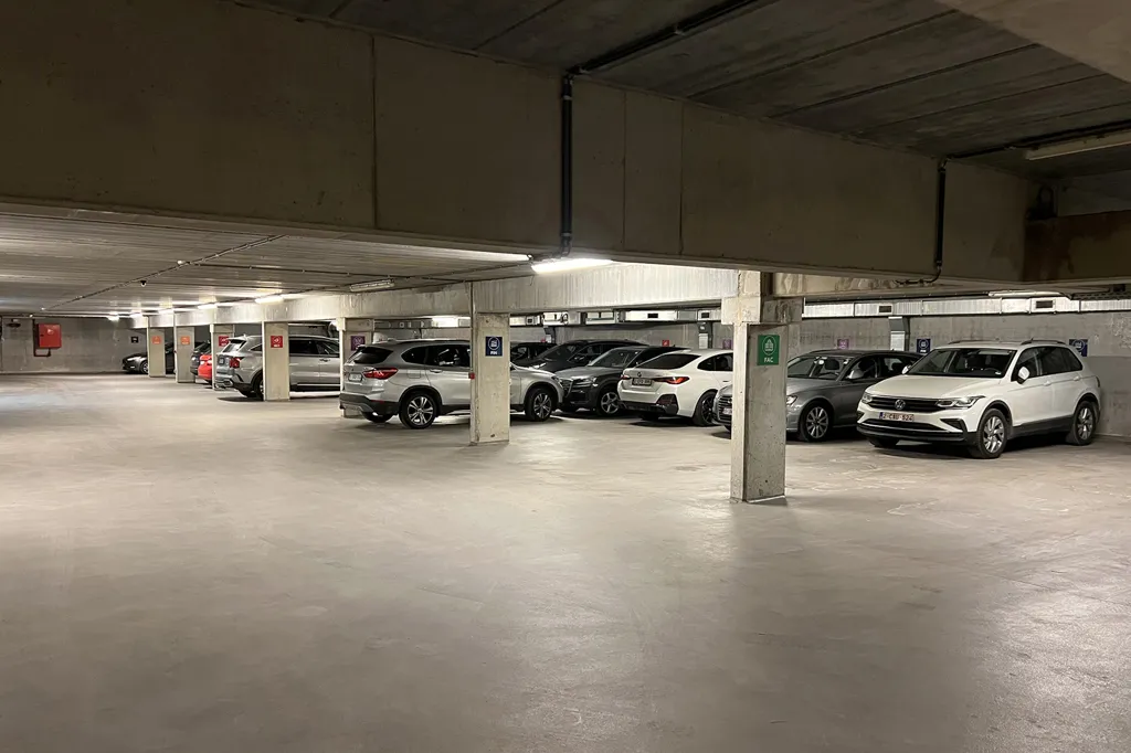 Garaaž - Fully Renovated Office Building in Leuven