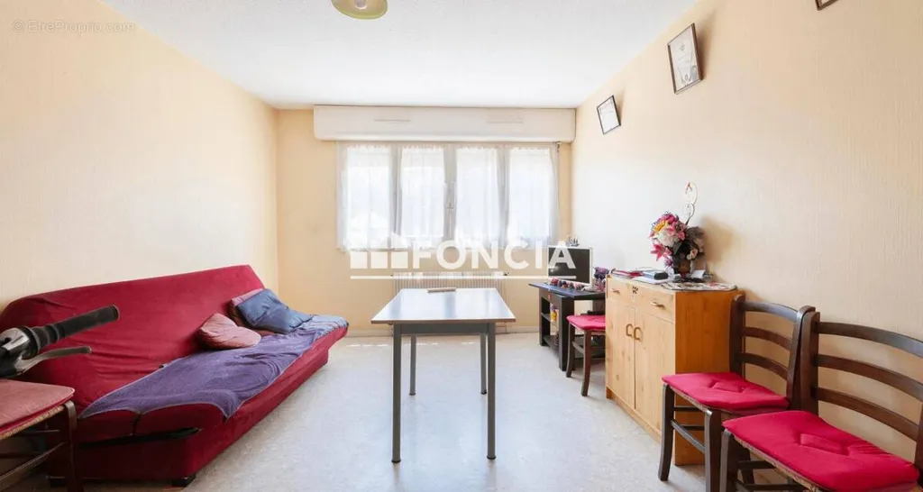 Chambres - T1 bis avec Garage à Mont-de-Marsan