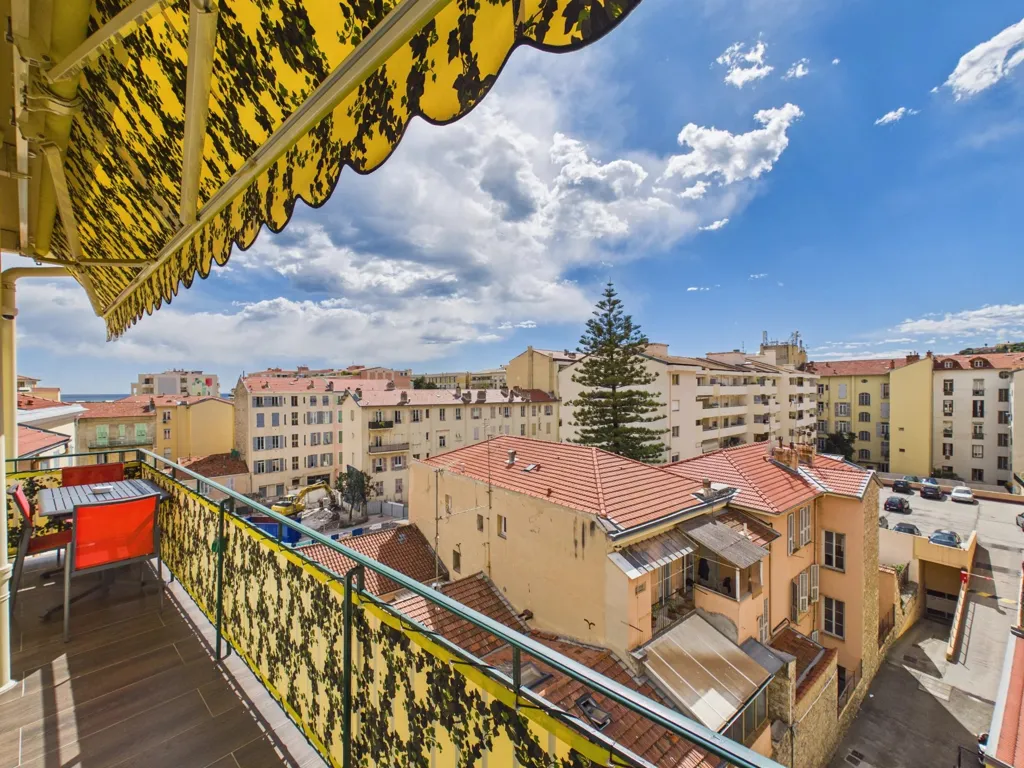 Balcon - Appartement Luxueux avec Balcons à Menton