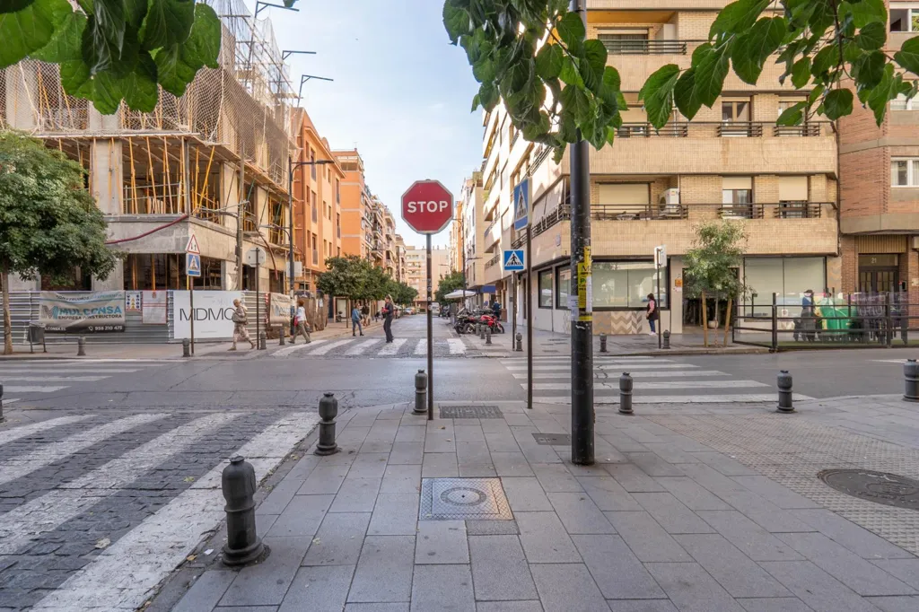 Apartment with Private Patio in Granada Centre