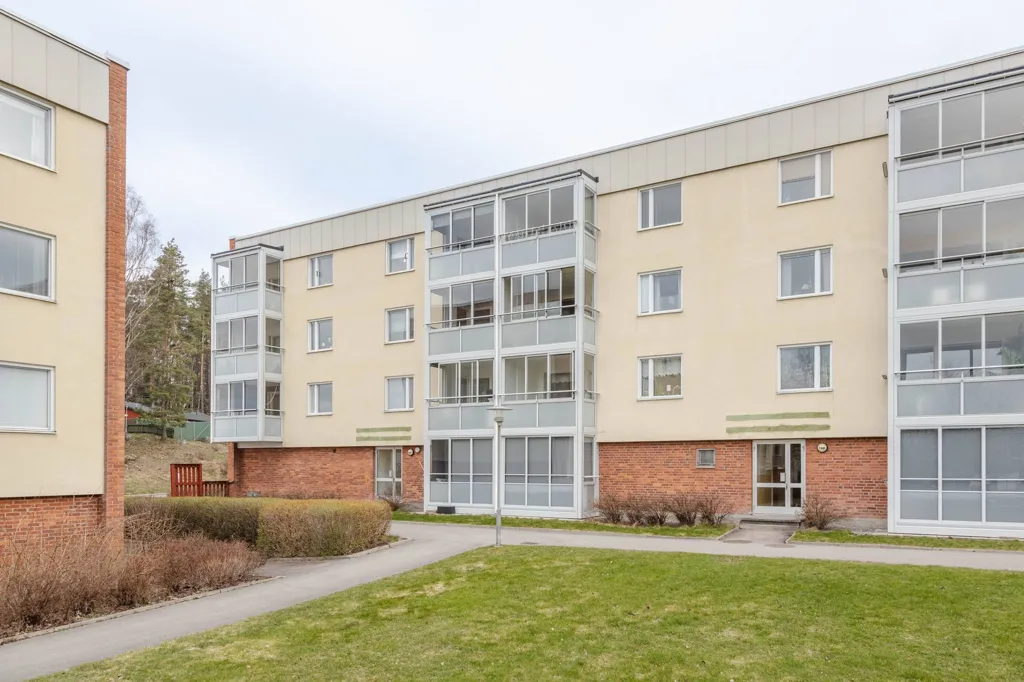 Välivaade - Apartment with Balcony and Forest View in Eskilstuna