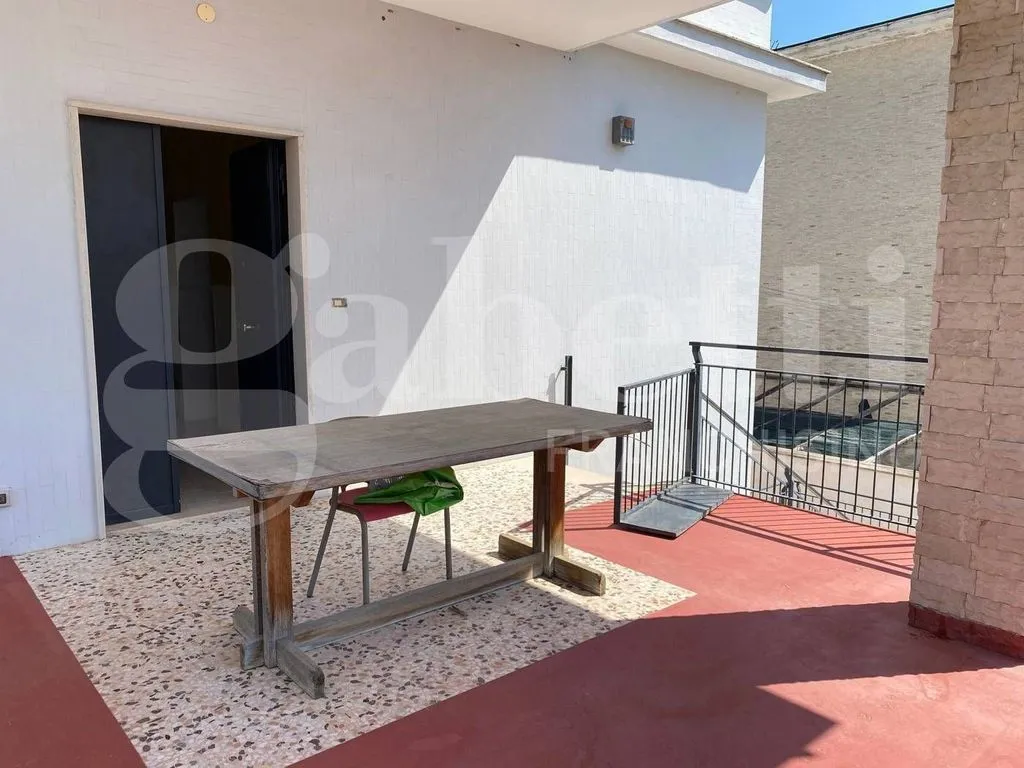 Terrace - Versatile Villa with Garden in Trani