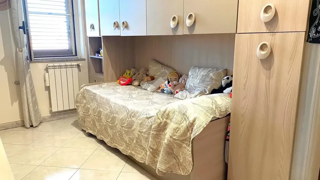 Camere da letto - Appartamento con terrazzo in parco ad Acerra
