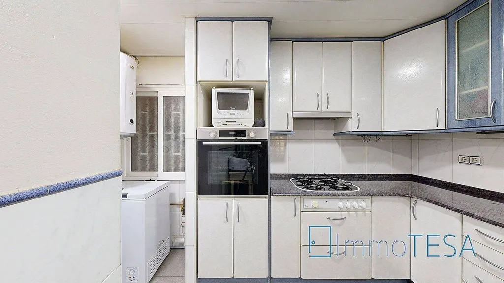 Cuisine - Apartment with Balcony in Barberà del Vallès