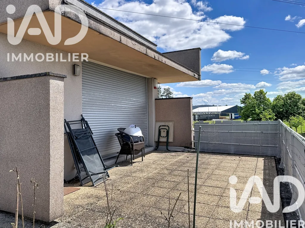 Terrass - Mixed-Use Property with Commercial Potential in Gien
