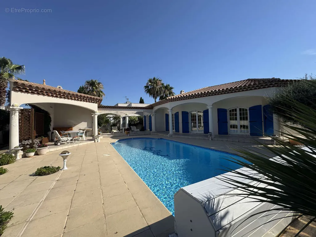 Piscine - Villa avec Piscine dans un Secteur Calme à La Grande-Motte