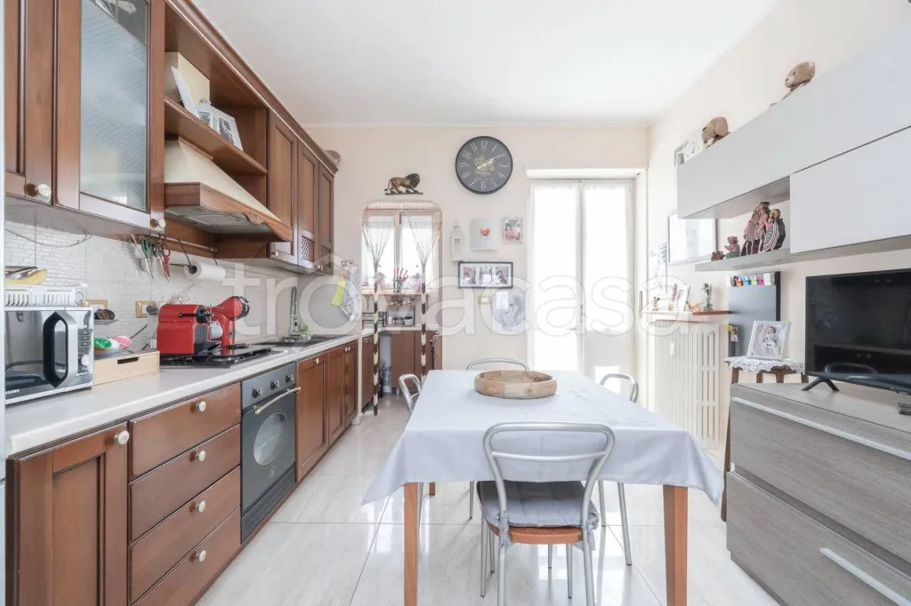 Cuisine - Panoramic Apartment with Balcony in Collegno