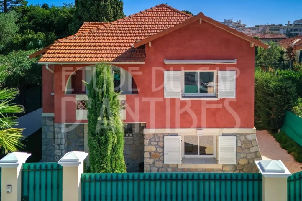 Extérieur - Villa Luxueuse avec Piscine à Antibes