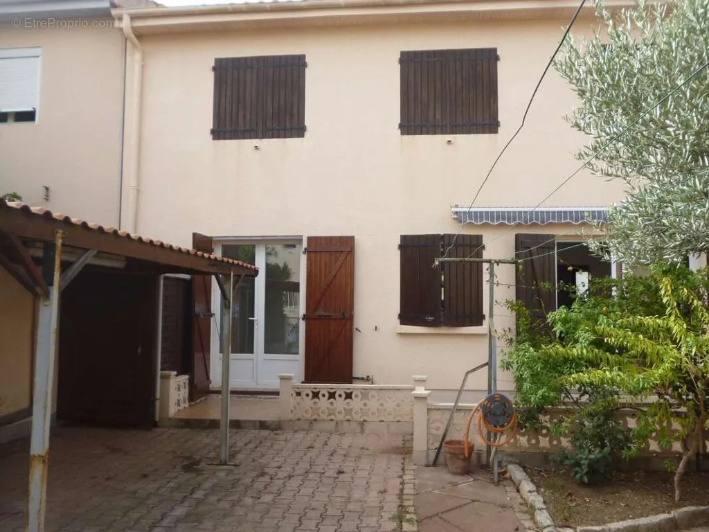 Extérieur - Villa T5 avec Terrasse et Jardin à Béziers