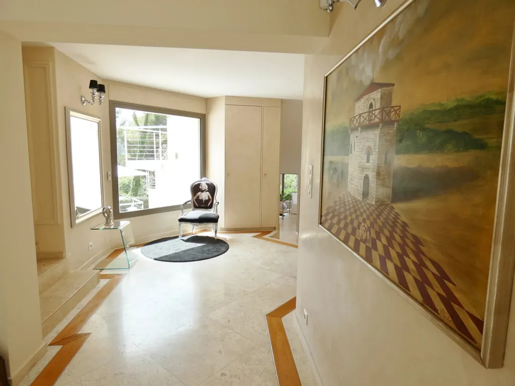 Entrée - Villa avec Vue Dominante sur le Vieux Village à Mougins