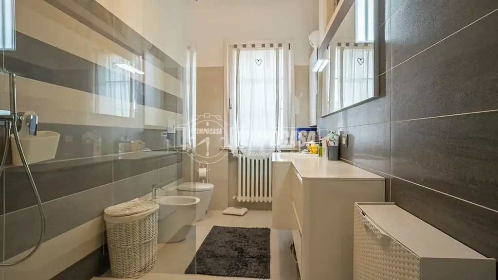 Salles de bain - Renovated Apartment with Pool in Sirmione