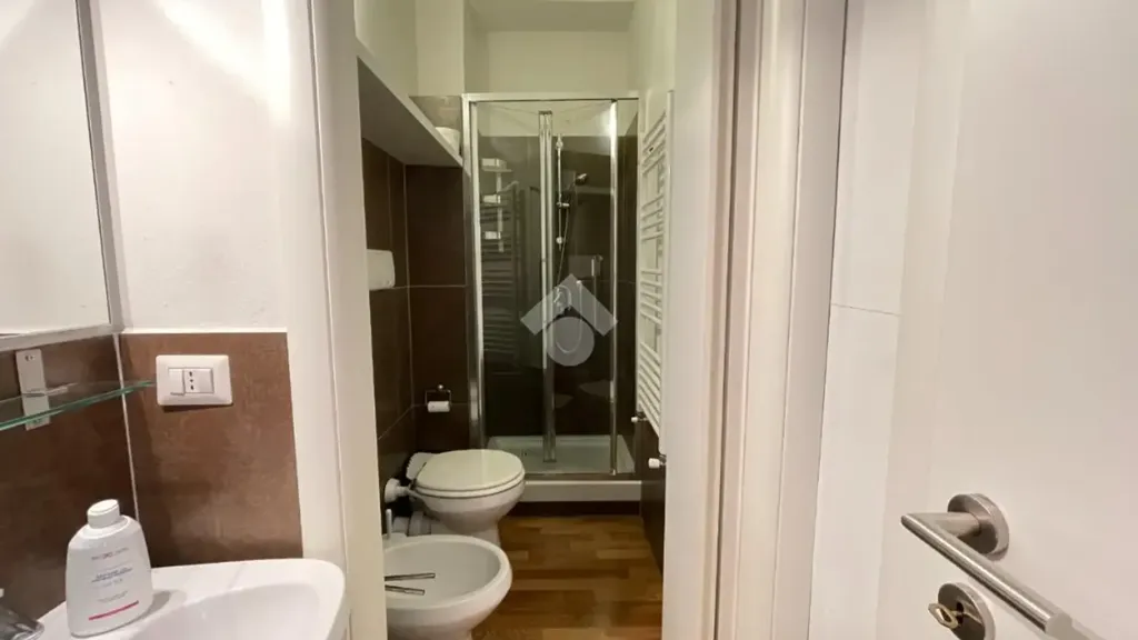 Salles de bain - Rustic Flat with Balcony in Prato Centenaro, Milan